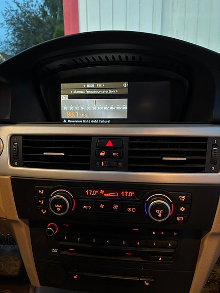 BMW 320i 7 of 9
