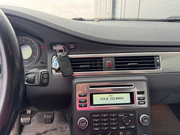Volvo V70 8 of 9