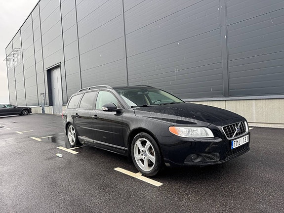 Volvo V70 3 of 9