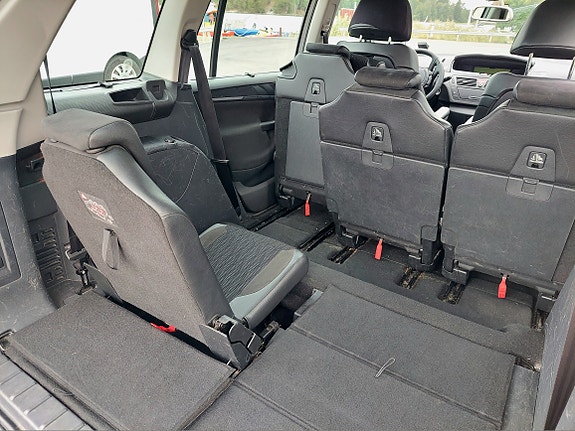 Citroen Grand C4 Picasso 16 of 20