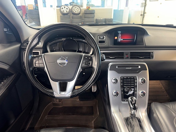 Volvo V70 3 of 8