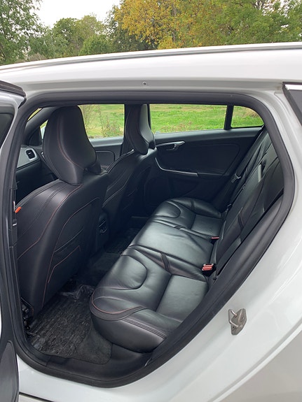 Volvo V60 7 of 11