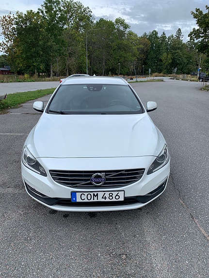 Volvo V60 2 of 11
