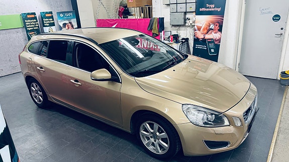 Volvo V60 8 of 18