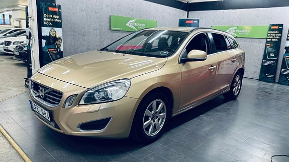 Volvo V60 2 of 18