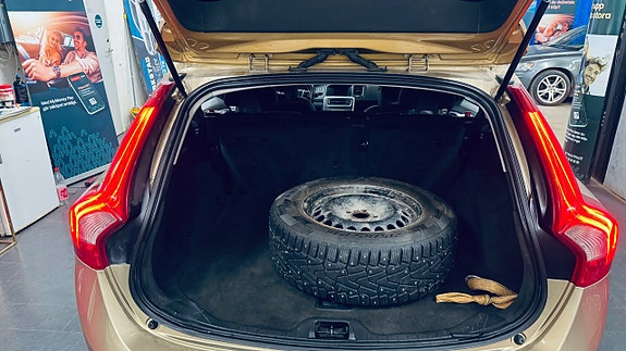 Volvo V60 9 of 18