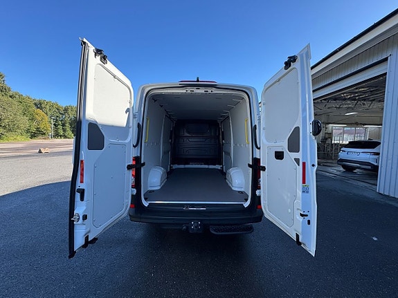 Volkswagen Crafter 35 12 of 12