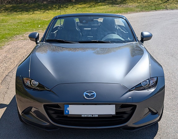 Mazda MX-5 4 of 6