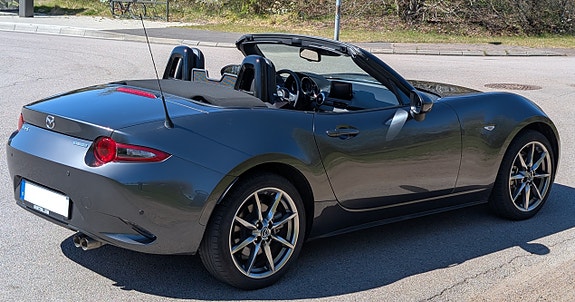 Mazda MX-5 3 of 6