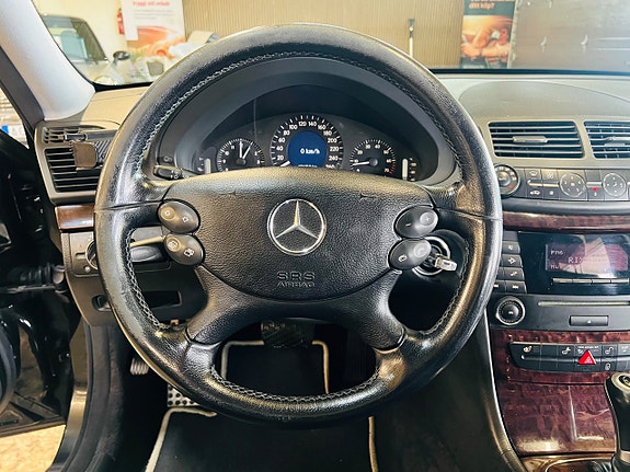 Mercedes-Benz E200 12 of 20