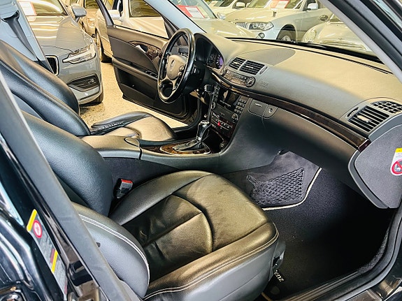 Mercedes-Benz E200 10 of 20
