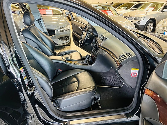 Mercedes-Benz E200 9 of 20