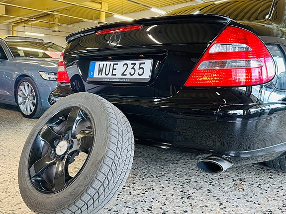 Mercedes-Benz E200 8 of 20