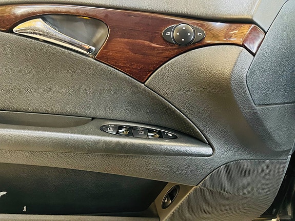 Mercedes-Benz E200 15 of 20