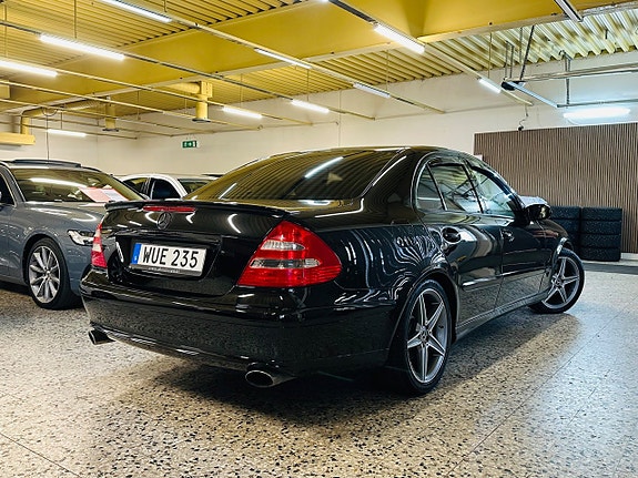 Mercedes-Benz E200 2 of 20
