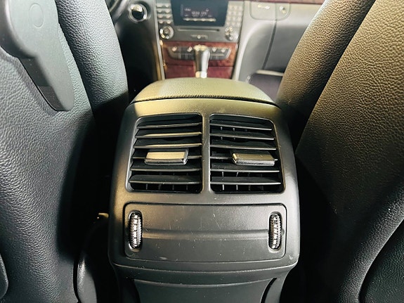 Mercedes-Benz E200 16 of 20