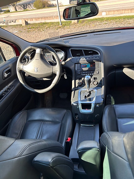 Peugeot 5008 3 of 7