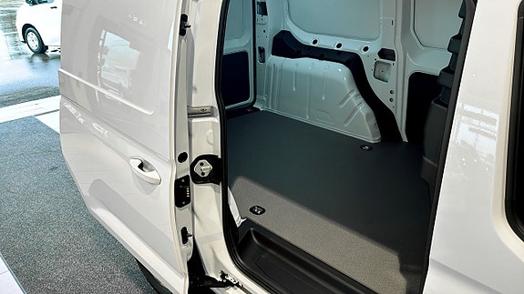 Ford Transit Connect 5 of 9