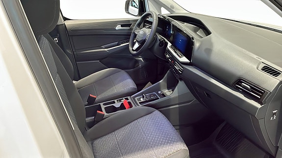 Ford Transit Connect 3 of 9