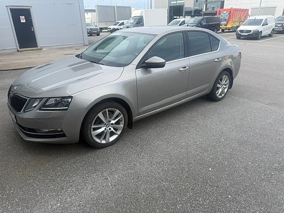 Skoda Octavia 3 of 9