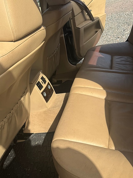 BMW 523i 4 of 8