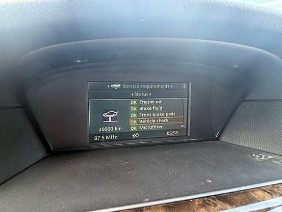 BMW 523i 7 of 8