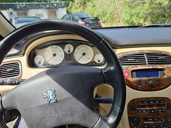 Peugeot 607 8 of 10