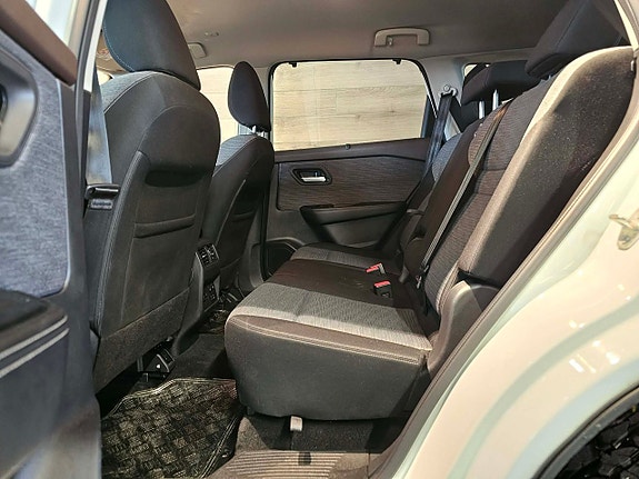Nissan X-Trail 9 of 22