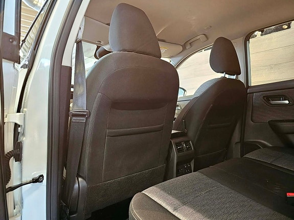 Nissan X-Trail 8 of 22