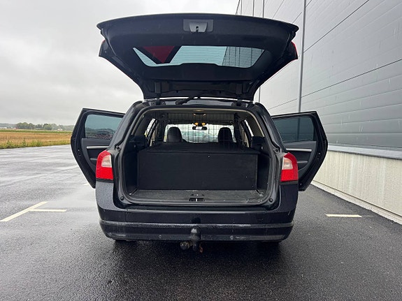 Volvo V70 7 of 9