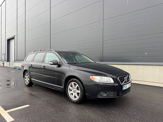 Volvo V70 3 of 9