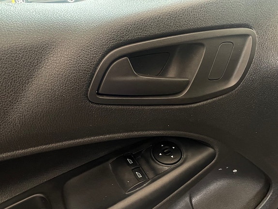 Ford Transit Connect 9 of 20