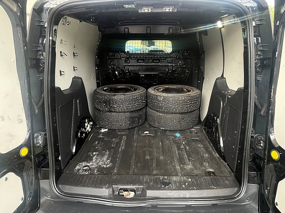 Ford Transit Connect 6 of 20