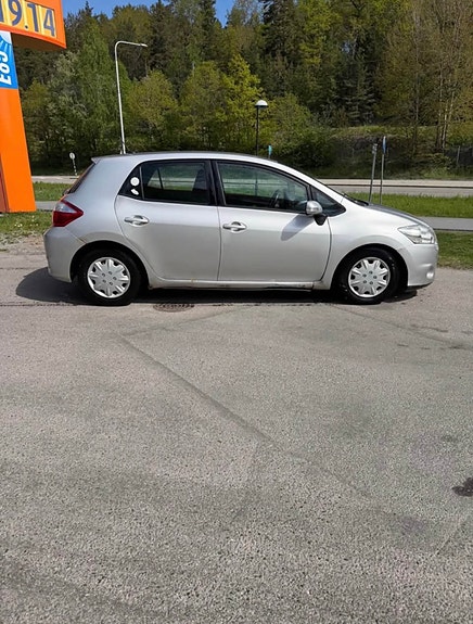Toyota Auris 3 of 5