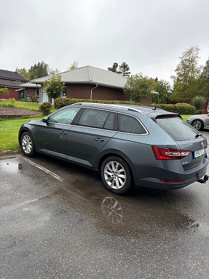 Skoda Superb 4 of 8