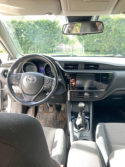Toyota Auris 6 of 10