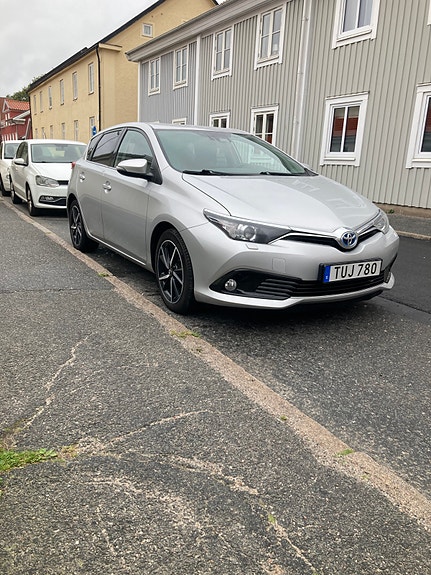 Toyota Auris 2 of 10