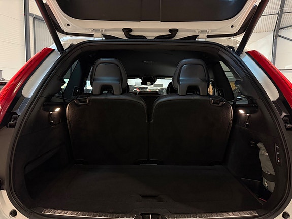 Volvo XC90 13 of 22