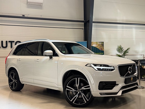 Volvo XC90 2 of 22