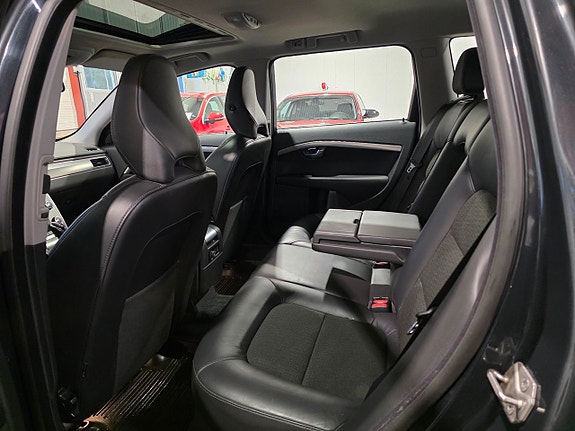 Volvo V70 12 of 22