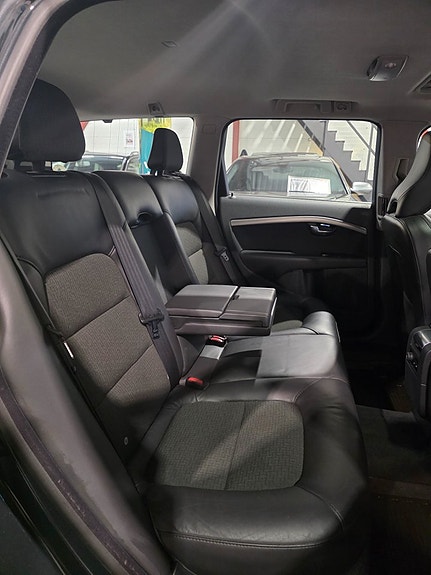 Volvo V70 13 of 22