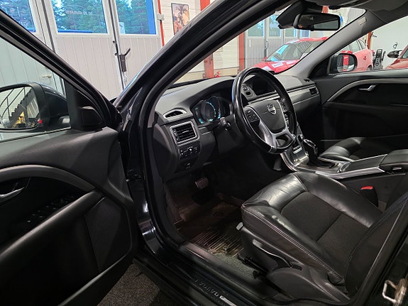 Volvo V70 8 of 22
