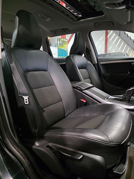 Volvo V70 16 of 22