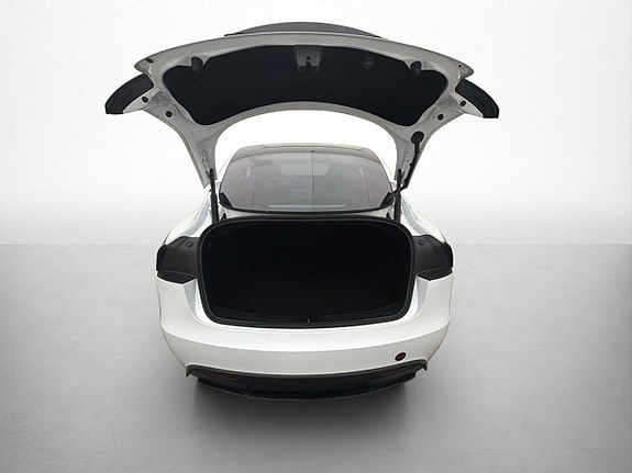 Tesla Model 3 9 of 30