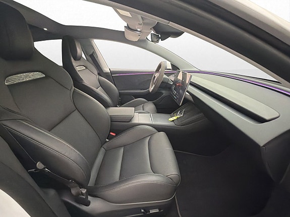 Tesla Model 3 24 of 30