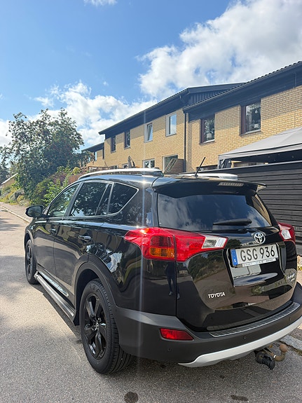 Toyota RAV4 9 of 9