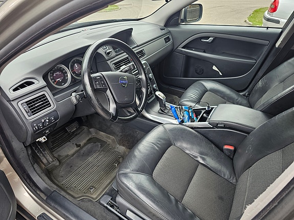 Volvo XC70 8 of 12