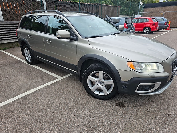 Volvo XC70 3 of 12