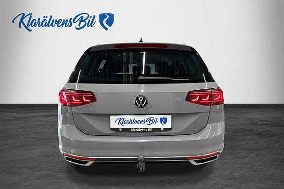 Volkswagen Passat 7 of 16