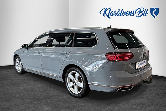 Volkswagen Passat 3 of 16